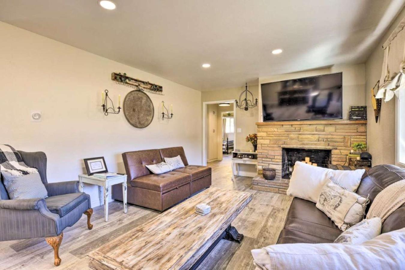 Stunning Highly Sought House W/ River Access Nearby Hébergement de vacances Dolores