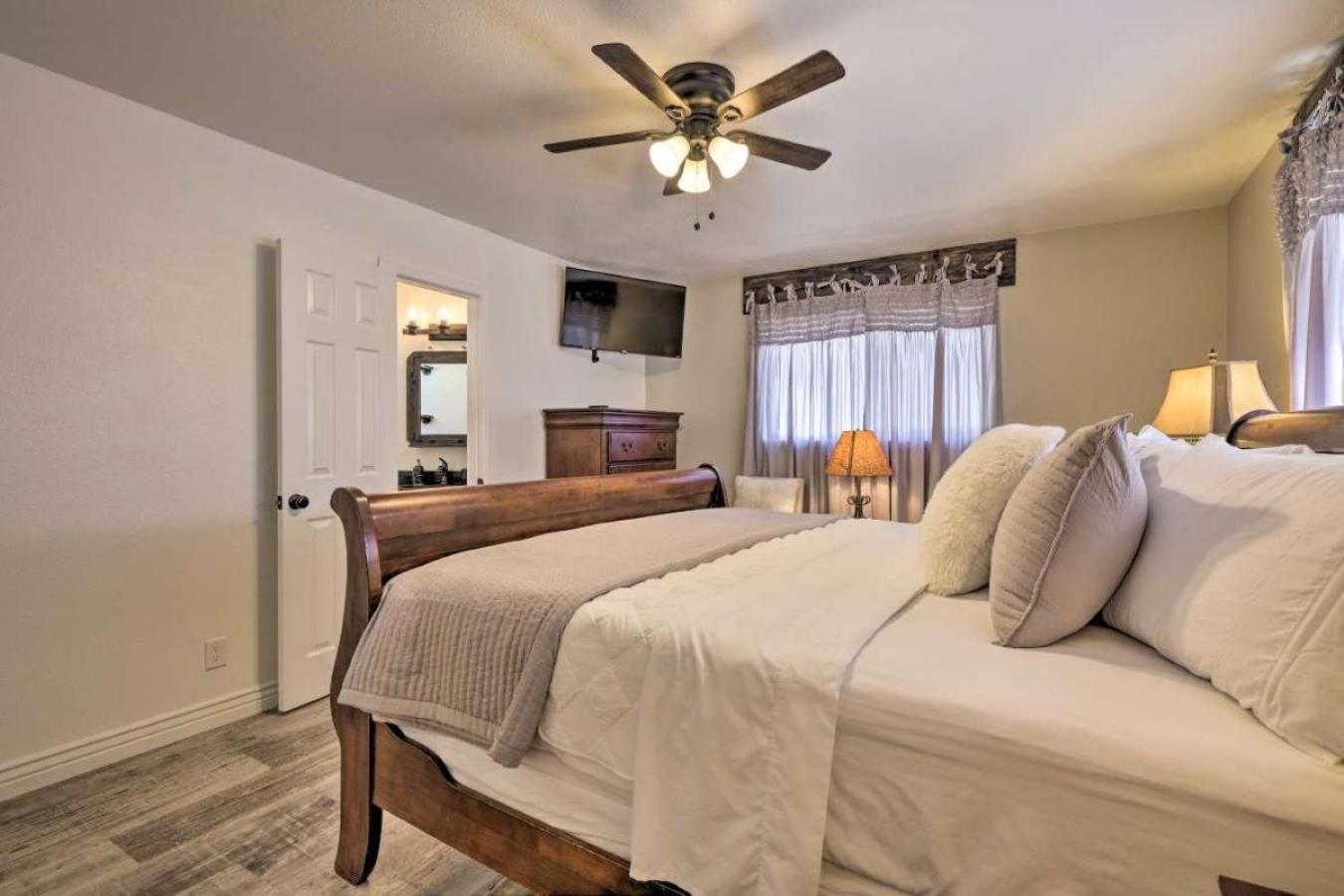 Hébergement de vacances Stunning Highly Sought House W/ River Access Nearby *
