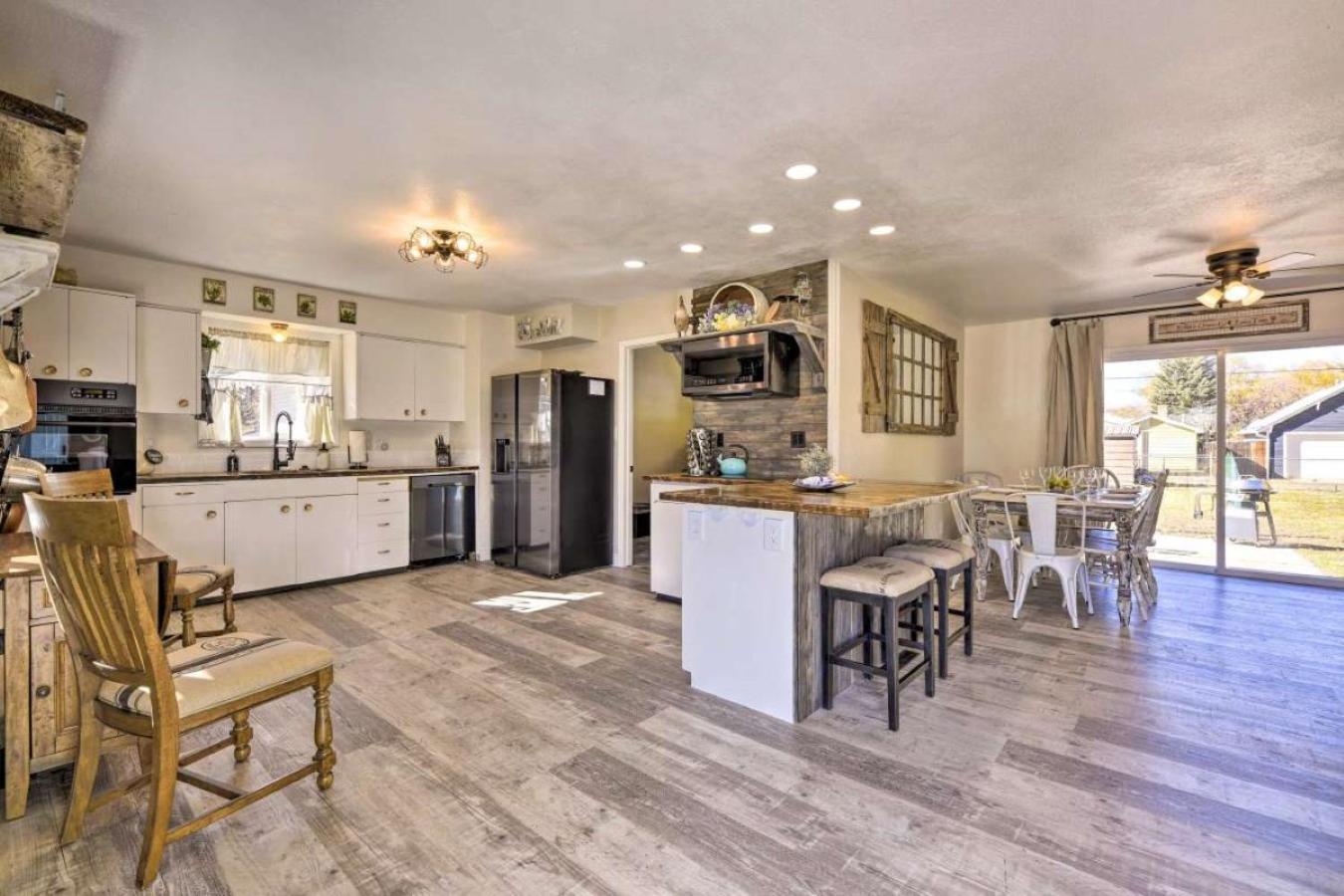 Stunning Highly Sought House W/ River Access Nearby Ferienhaus Dolores