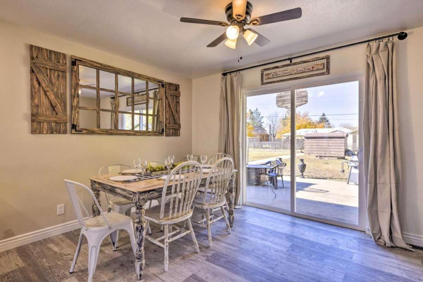 Stunning Highly Sought House W/ River Access Nearby Holiday home *